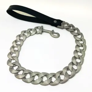 COMMANDER LEASH