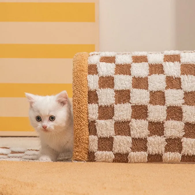 Versatile Pet Bed with Plush Plaid Tunnel